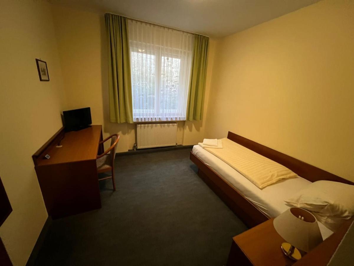 Hotel-Gasthof Postbraeu Dingolfing Eksteriør billede