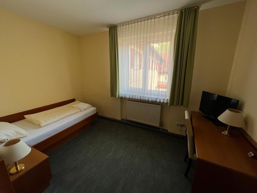Hotel-Gasthof Postbraeu Dingolfing Eksteriør billede