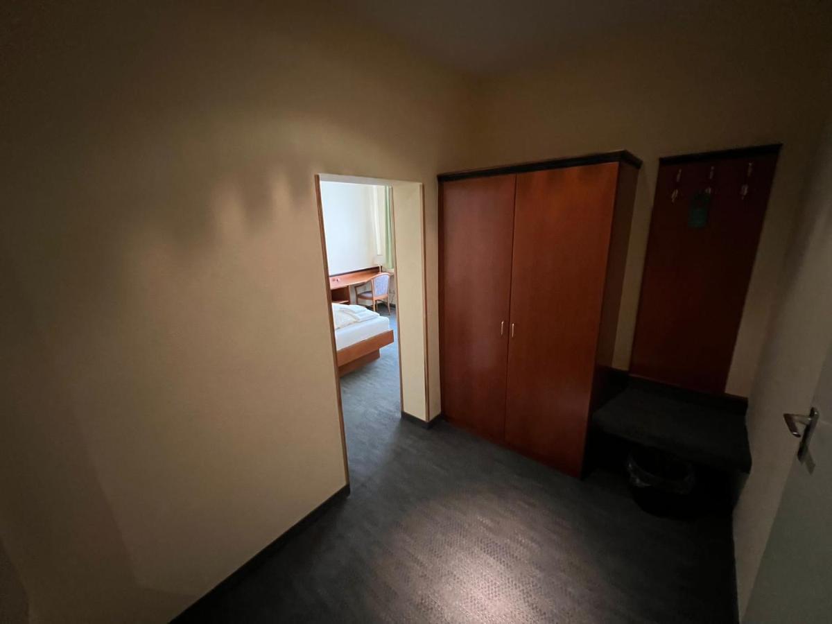 Hotel-Gasthof Postbraeu Dingolfing Eksteriør billede