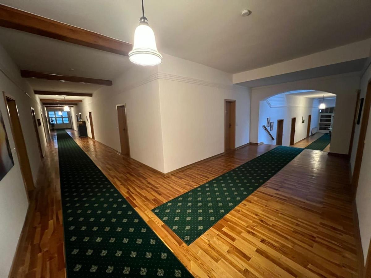 Hotel-Gasthof Postbraeu Dingolfing Eksteriør billede
