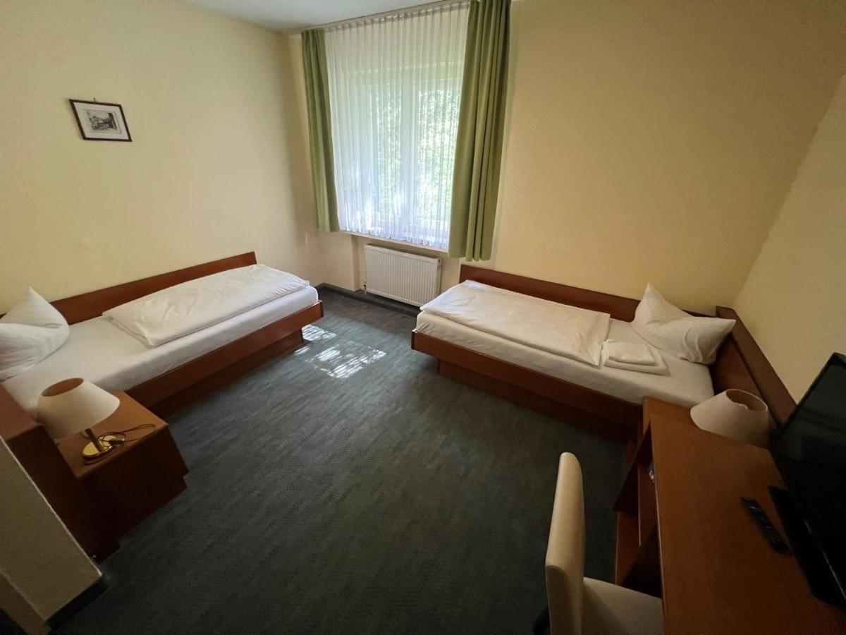 Hotel-Gasthof Postbraeu Dingolfing Eksteriør billede