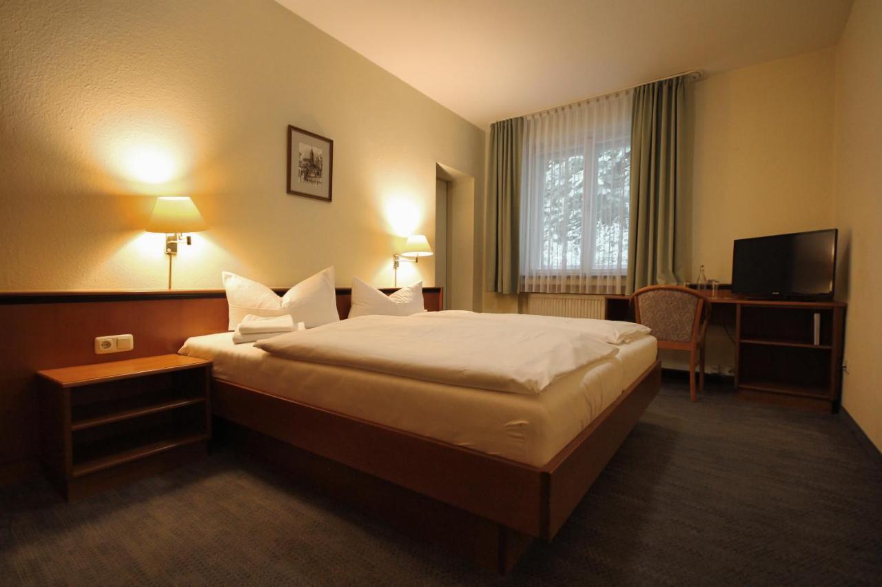 Hotel-Gasthof Postbraeu Dingolfing Eksteriør billede