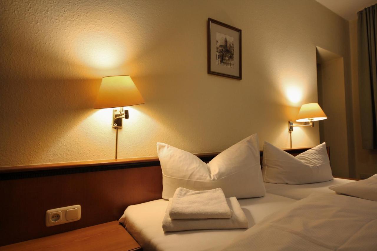 Hotel-Gasthof Postbraeu Dingolfing Eksteriør billede