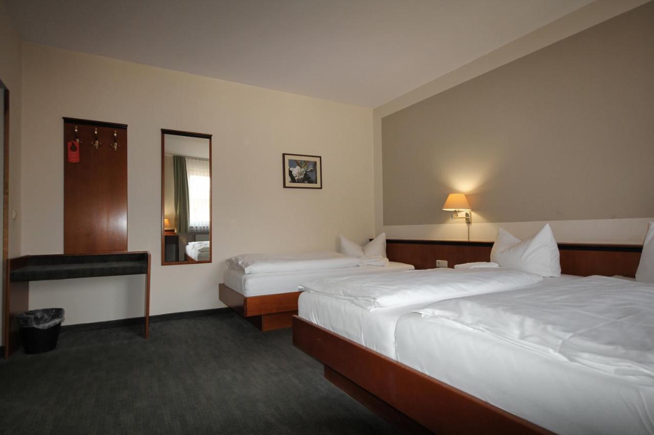Hotel-Gasthof Postbraeu Dingolfing Eksteriør billede